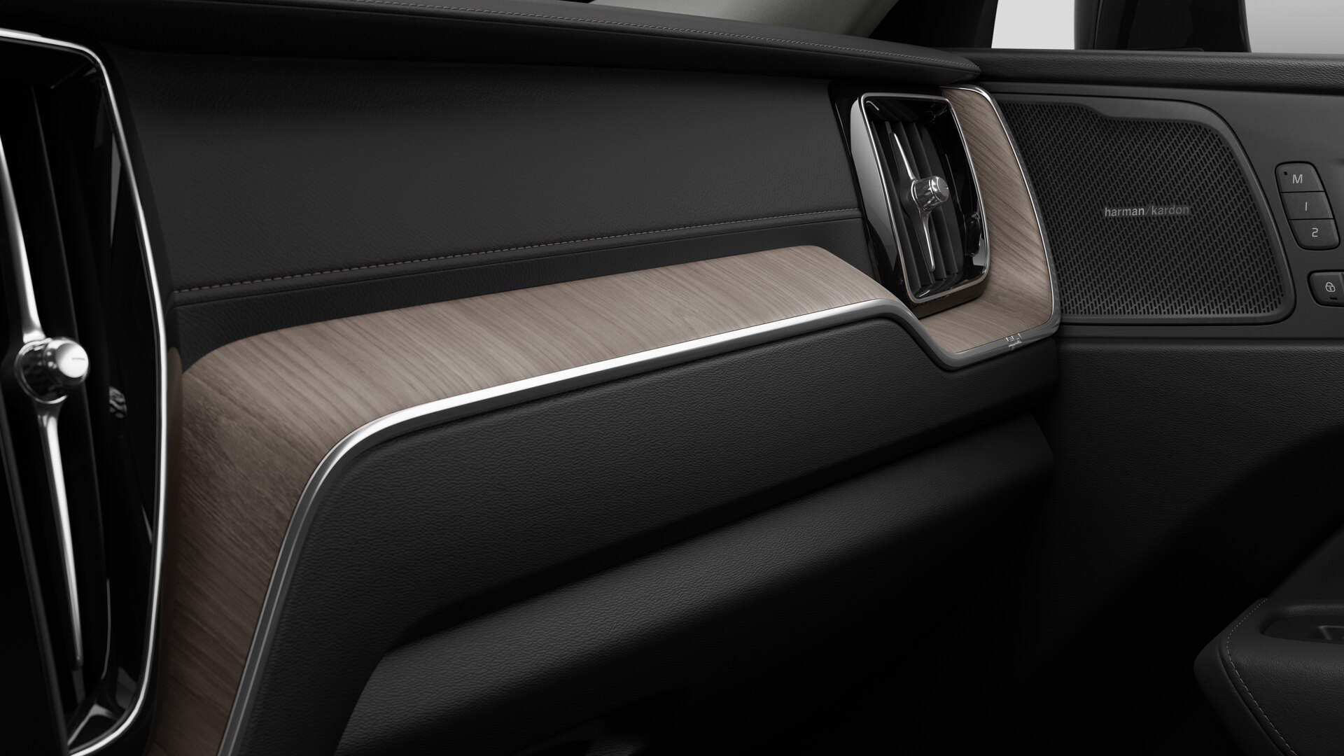 Volvo XC60 Ultra Bright Plug-In Hybrid