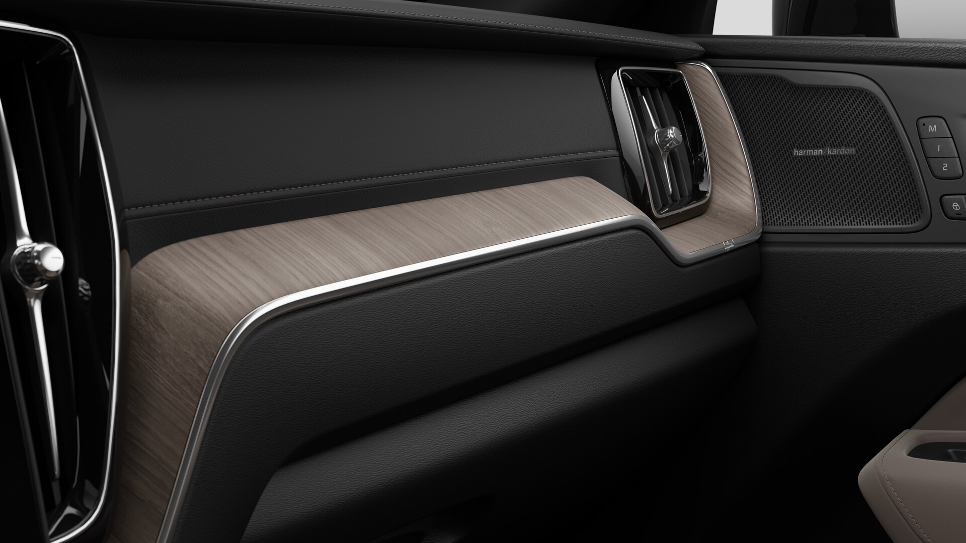 Volvo XC60 Ultra Bright Plug-In Hybrid